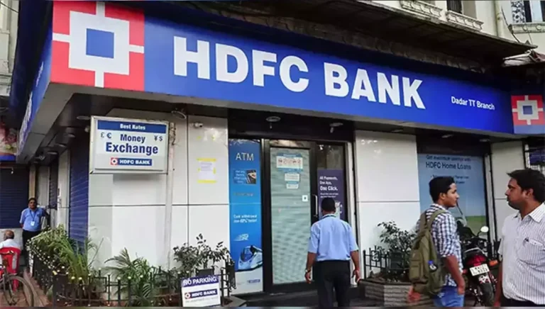 HDFC Bank Nears Symmetrical Triangle Breakout Ahead of Q1 Earnings