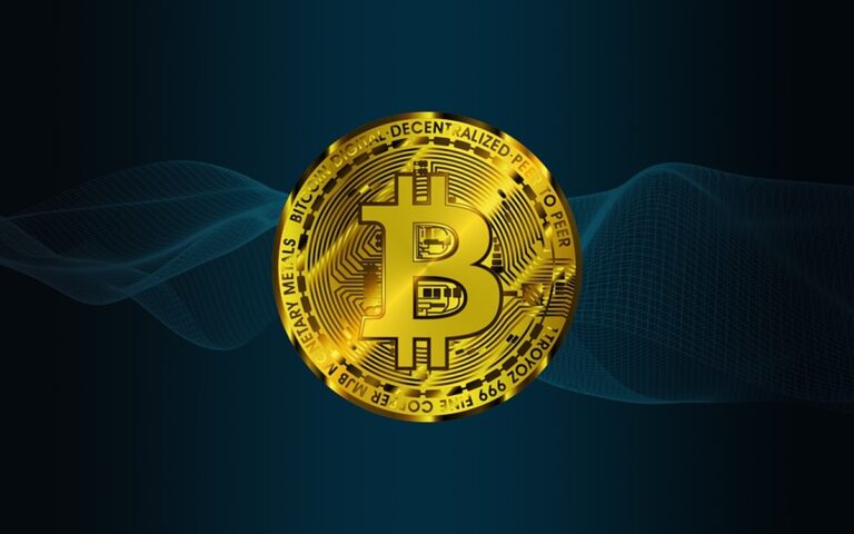 Bitcoin Eyes Breakout Beyond $120K After Bullish Triangle Surge